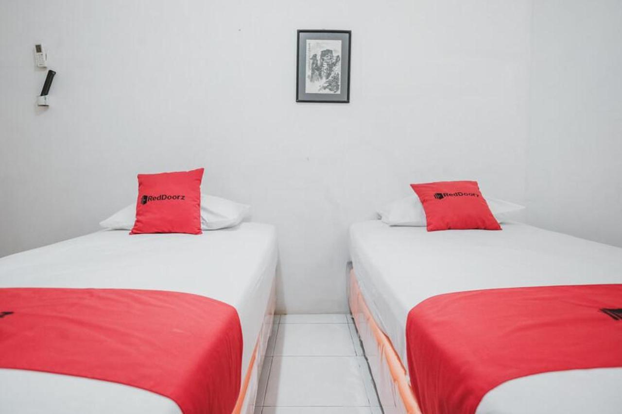 RedDoorz near Kartini Mall Lampung Bandar Lampung Exterior foto