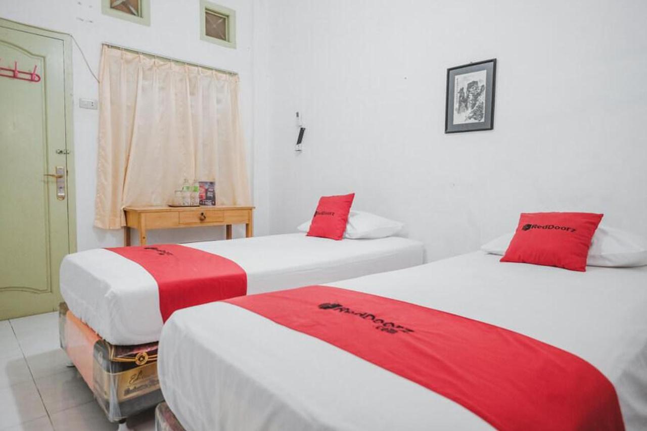 RedDoorz near Kartini Mall Lampung Bandar Lampung Exterior foto